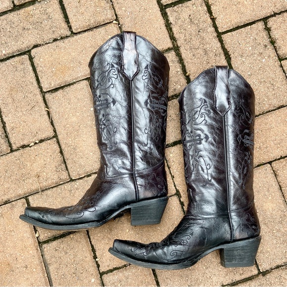 Boots - Circle G Women's Western Cross
Scroll Embroidered - Snip Toe - Black  10 - Picture 9 of 13